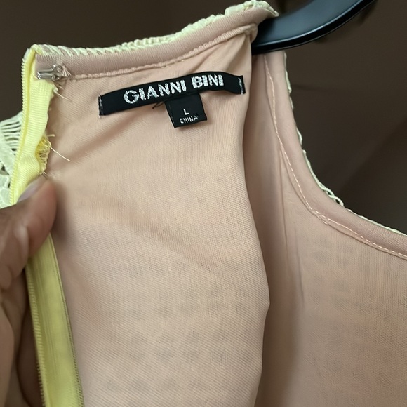 Gianni Bini Buttercup Yellow Dress in large. - Picture 7 of 7